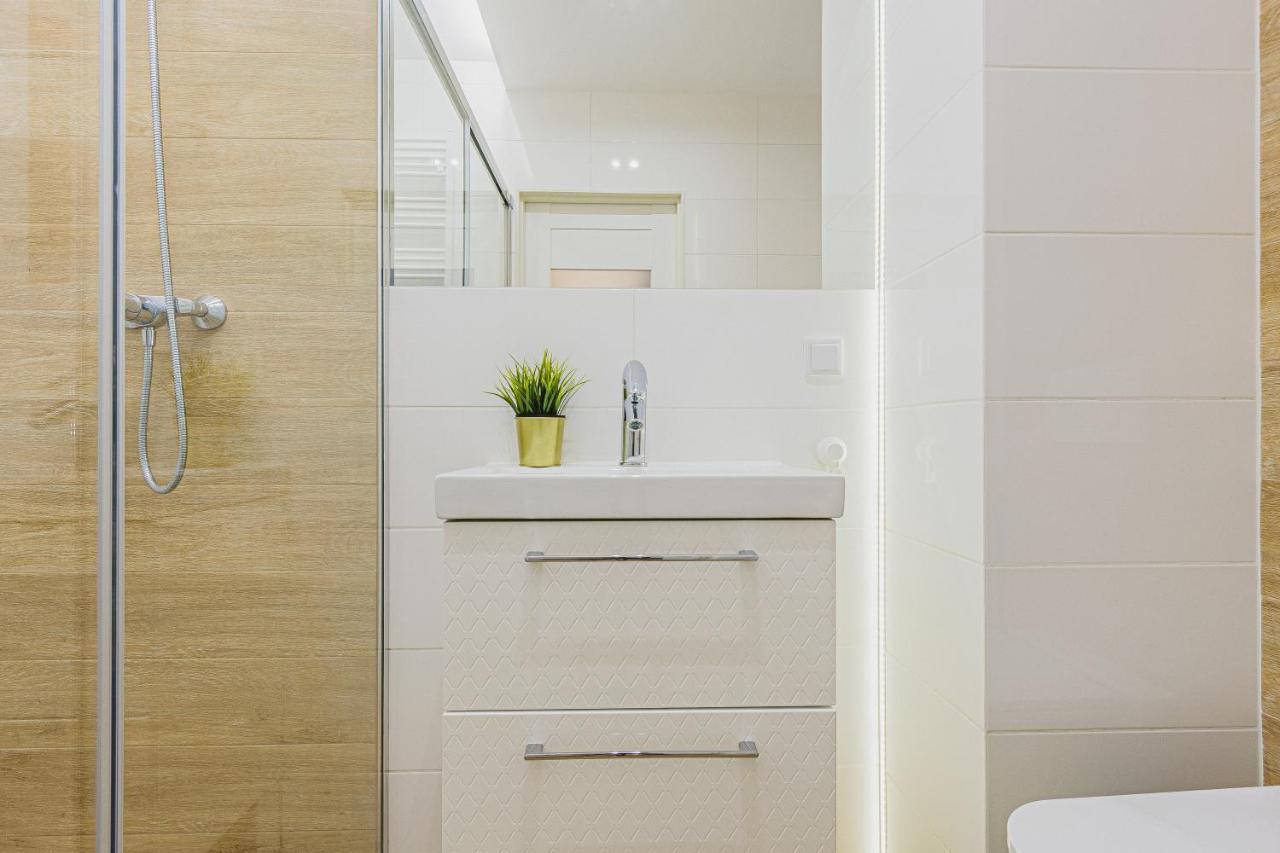Floris Apartment วูดช์ ภายนอก รูปภาพ