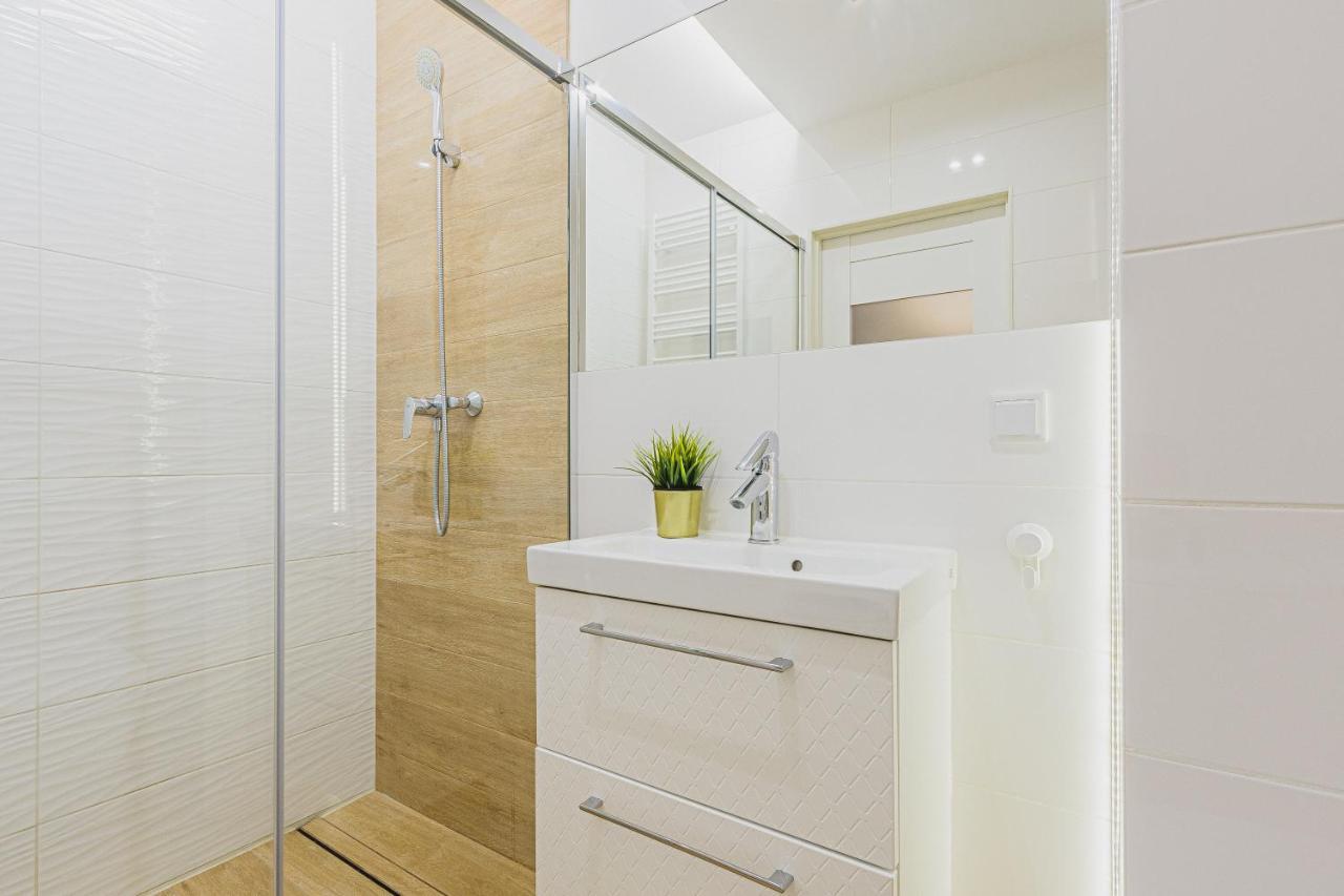 Floris Apartment วูดช์ ภายนอก รูปภาพ